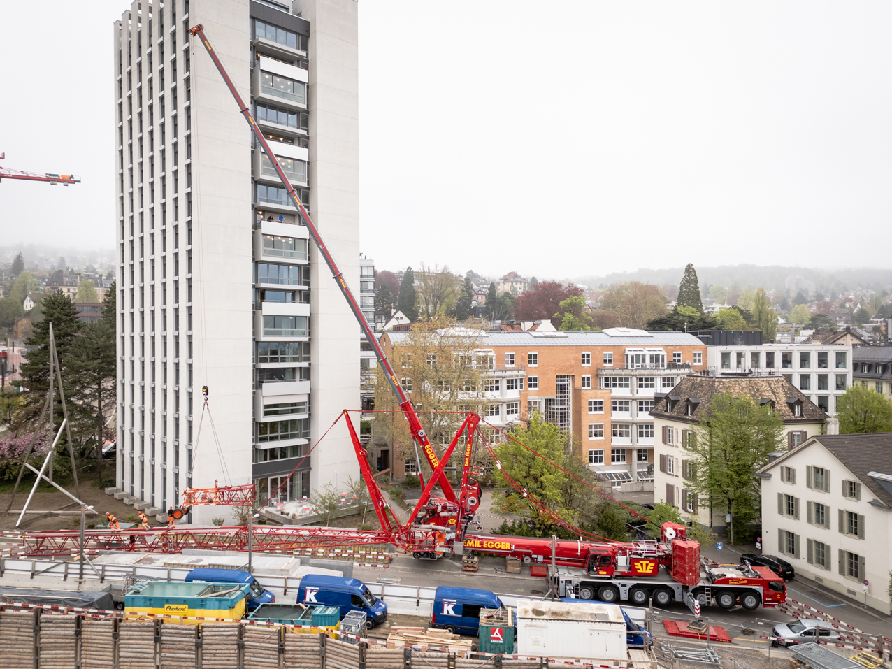 Der Kran, der den Kran baut